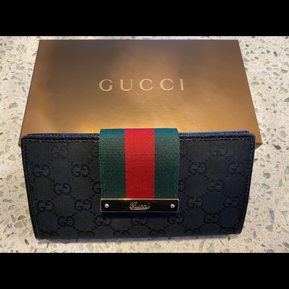 ❌SOLD❌GUCCI WALLET💚❤️💚